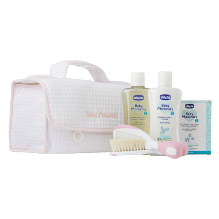 Chicco Baby Moments zestaw płyn do mycia 200ml + balsam do ciała 200ml + woda perfumowana 100ml + szczotka i grzebień + kosmetyczka